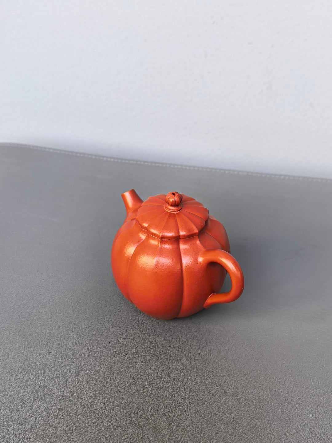 程辉大师 紫砂界的功勋级领军人物·精品佳作《筋纹秋水壶》原矿极品朱泥·160cc
