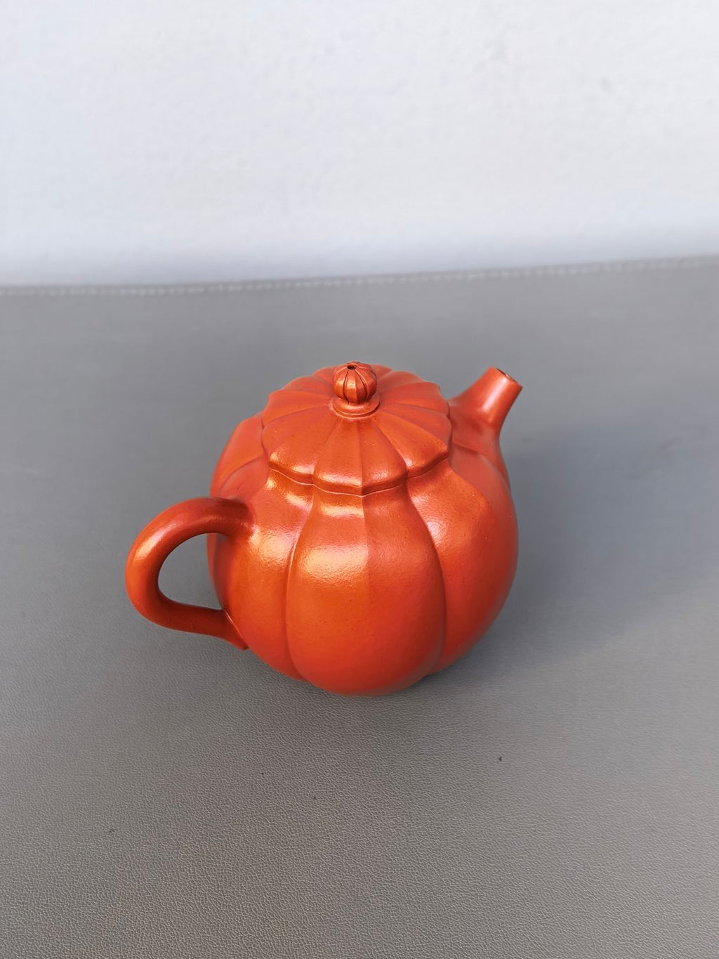程辉大师 紫砂界的功勋级领军人物·精品佳作《筋纹秋水壶》原矿极品朱泥·160cc