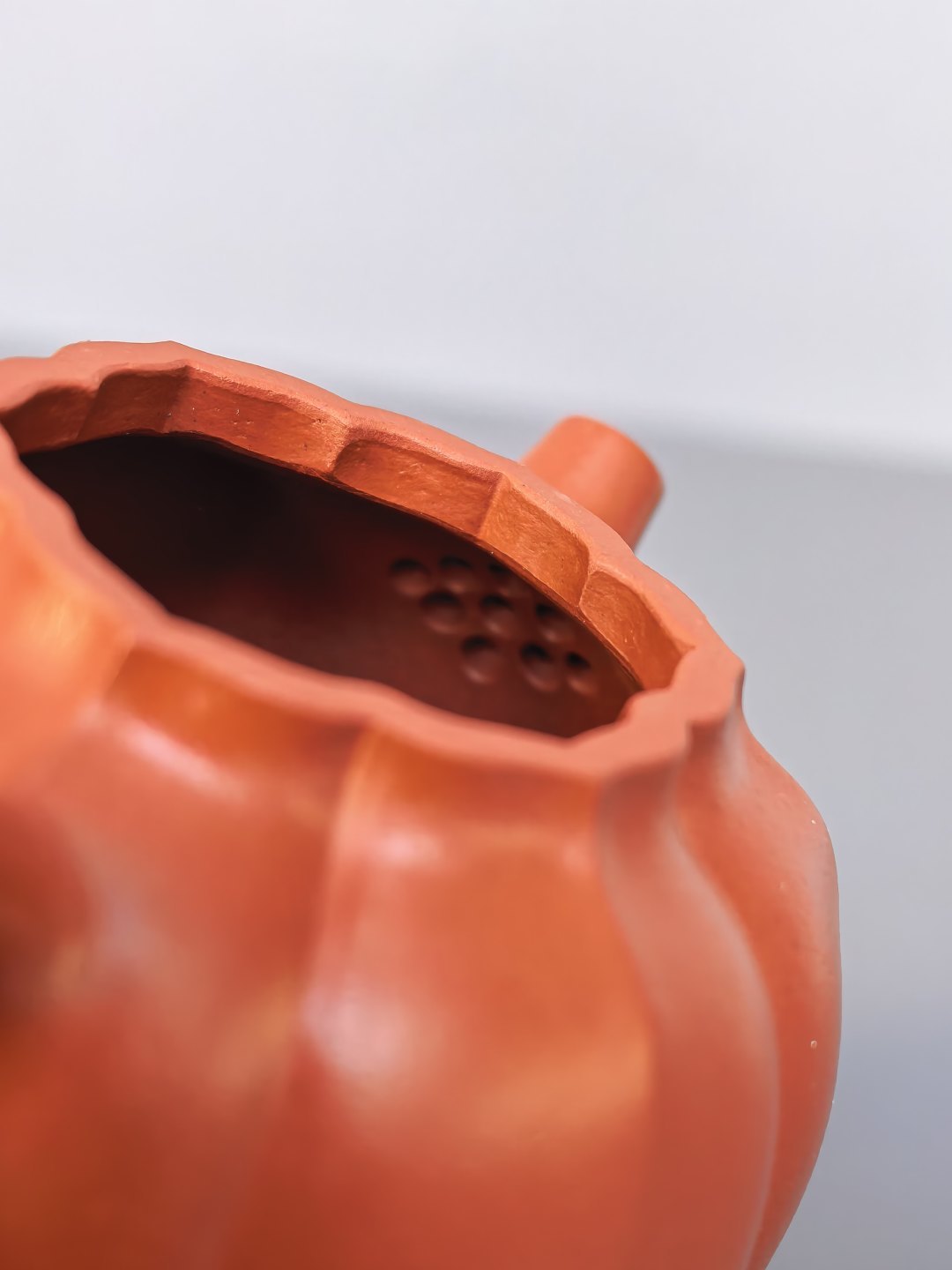 程辉大师 紫砂界的功勋级领军人物·精品佳作《筋纹秋水壶》原矿极品朱泥·160cc
