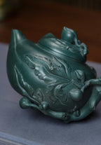 紫砂非遗花器泰斗·蒋蓉唯一嫡传｜蒋艺华亲制巅峰臻品【圣桃壶】原矿极品老绿泥·300cc