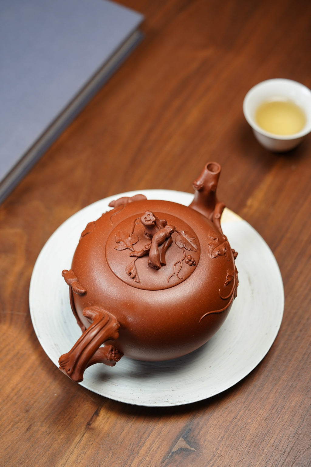 紫砂非遗花器泰斗·蒋蓉唯一嫡传｜蒋艺华亲制巅峰臻品【松鼠葡萄壶】原矿极品降坡泥·580cc