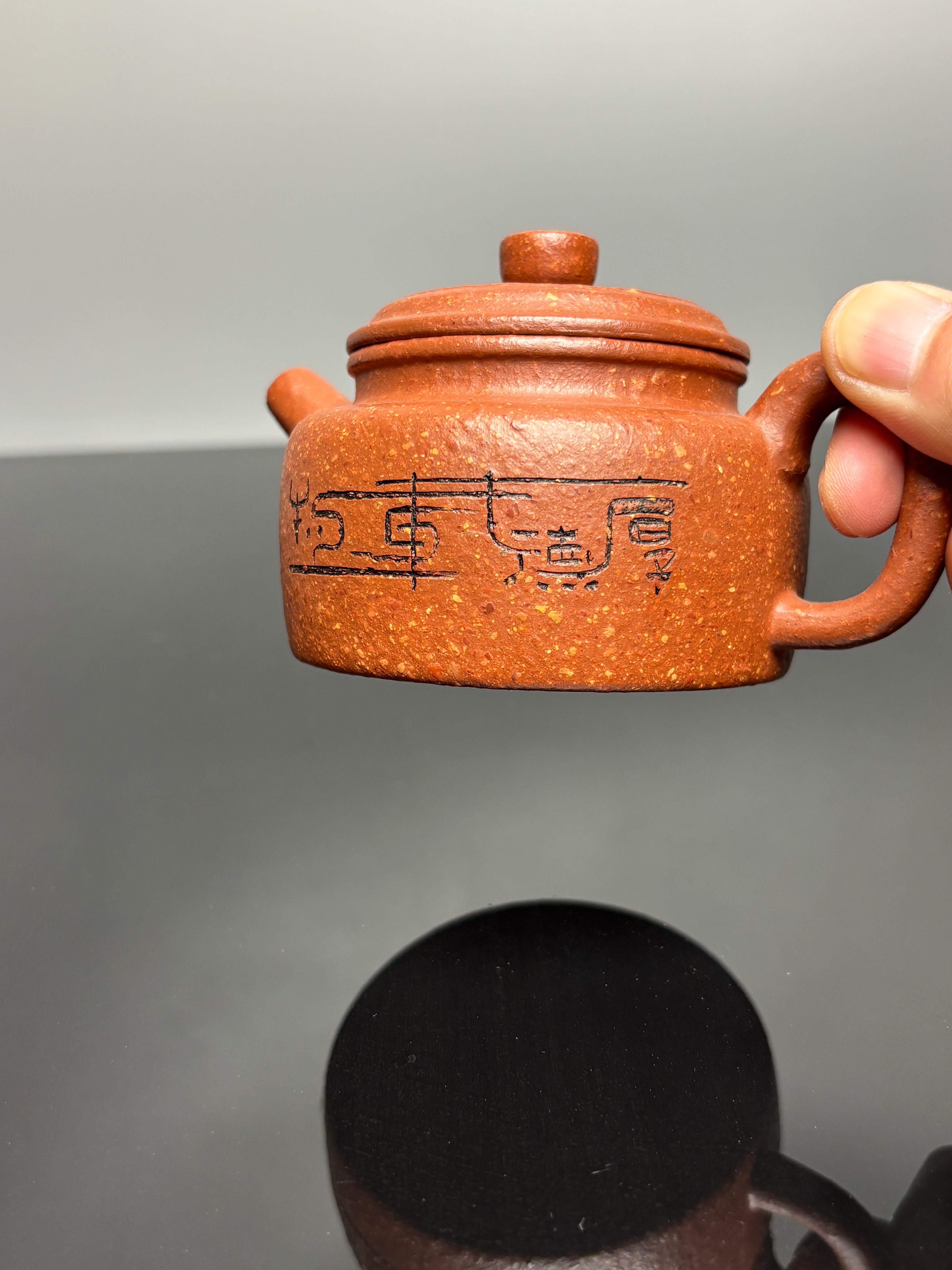 范泽锋大师高徒·省大师邱爽紫砂潜力重器【德钟壶】原矿优质降坡泥·180cc
