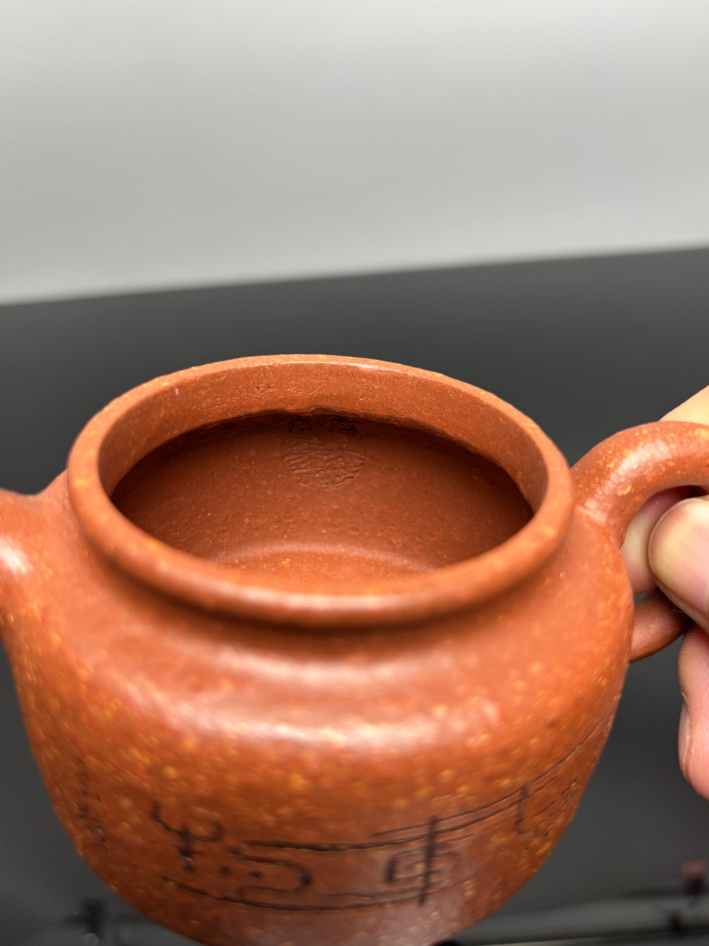 范泽锋大师高徒·省大师邱爽紫砂潜力重器【德钟壶】原矿优质降坡泥·180cc