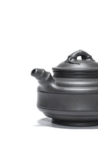 紫砂珍藏级精品｜省大师吴培林高徒·王雅丽 制【双线竹鼓壶】原矿极品天青泥·200cc