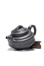 紫砂珍藏级精品｜省大师吴培林高徒·王雅丽 制【双线竹鼓壶】原矿极品天青泥·200cc