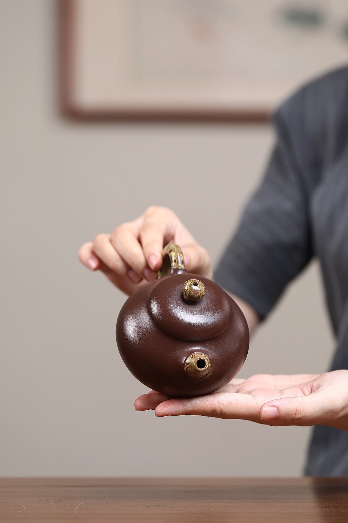 送礼首选·宜兴原矿紫砂·金丝楠木纹礼盒高档包装，送礼自用皆宜《文旦壶》原矿优质老紫泥·250cc