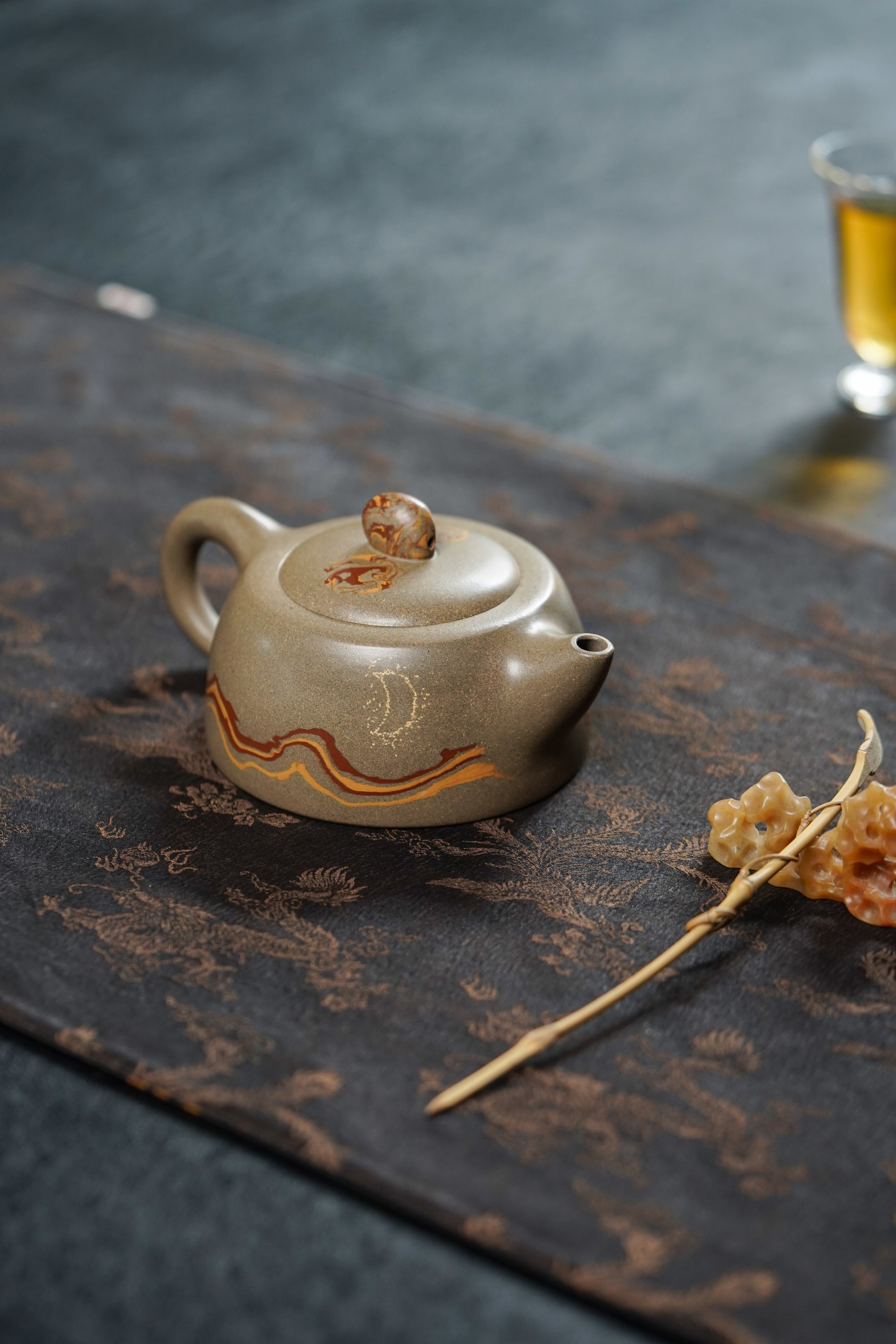 范泽锋大师高徒·省大师邱爽紫砂潜力重器【天际壶】雨花石 原矿极品蟹壳青·190cc