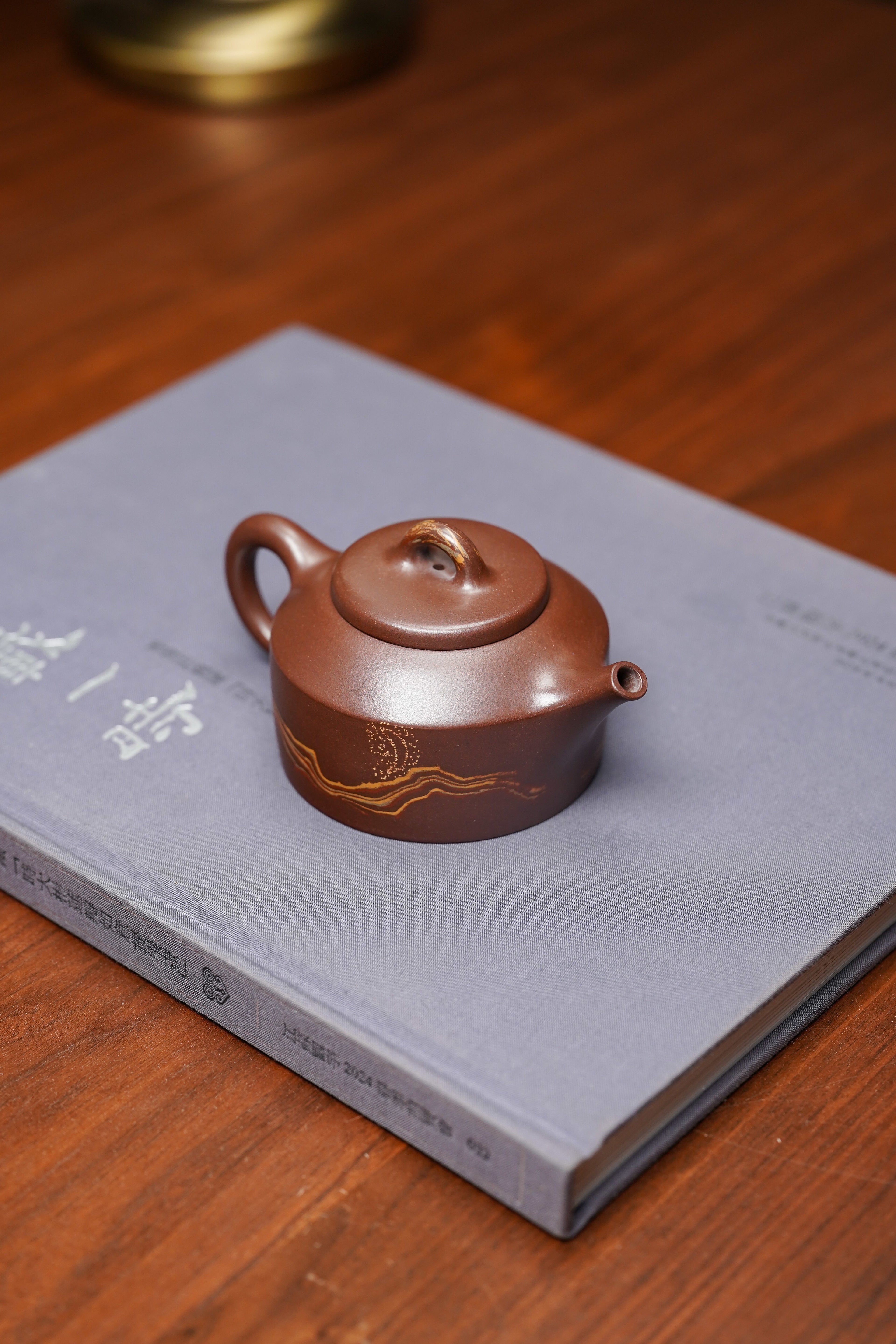 范泽锋大师高徒·省大师邱爽紫砂潜力重器【日月同辉壶】原矿极品老紫泥·180cc