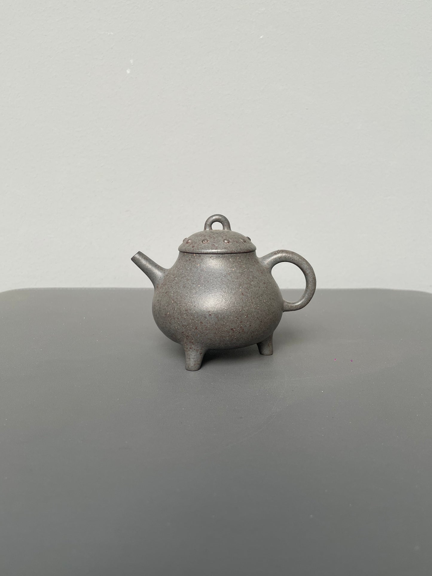 工艺美术师·精致小品佳作《三足鼎壶》收藏重器！原矿天青泥古法还原烧·150cc