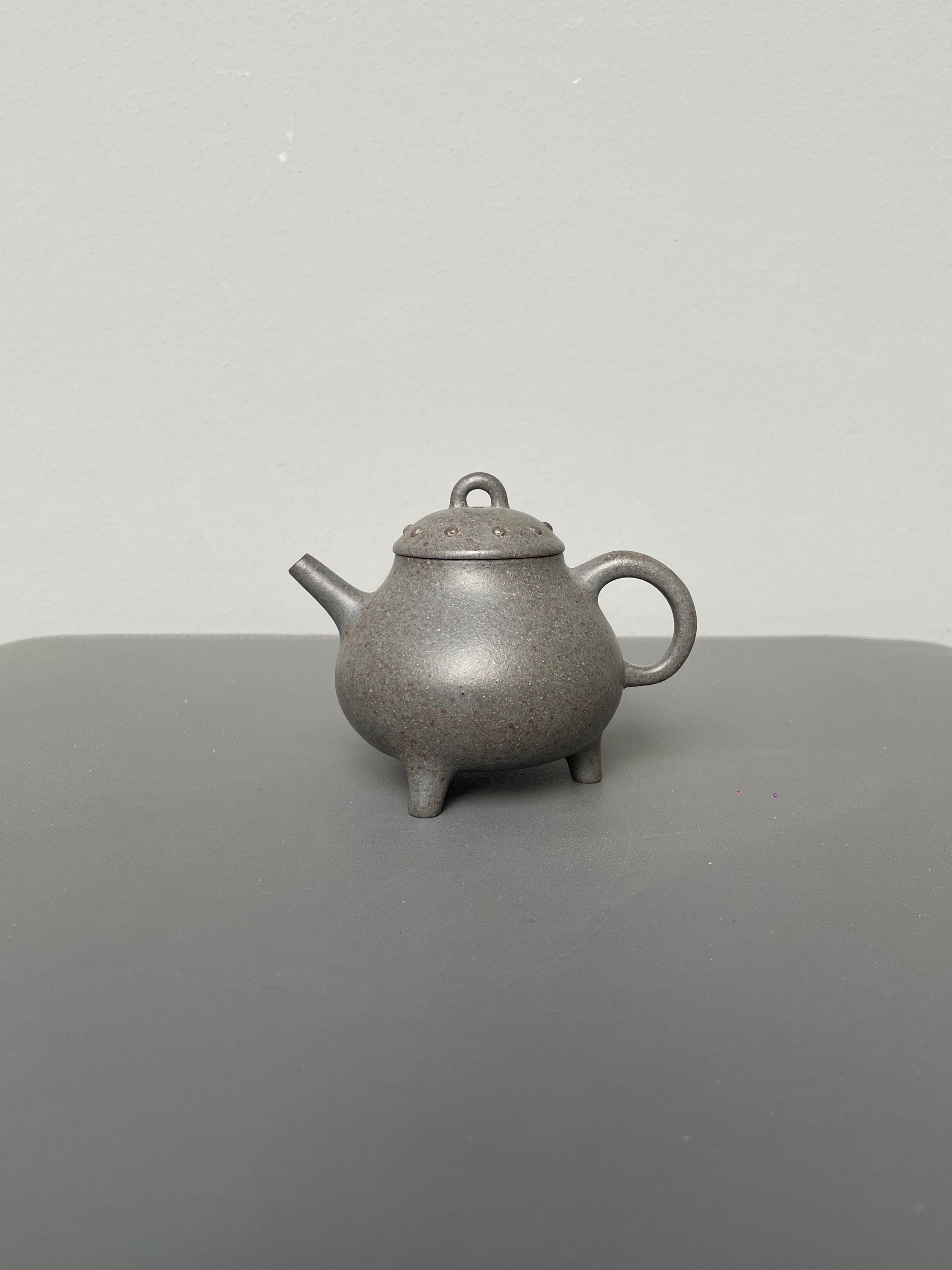 工艺美术师·精致小品佳作《三足鼎壶》收藏重器！原矿天青泥古法还原烧·150cc