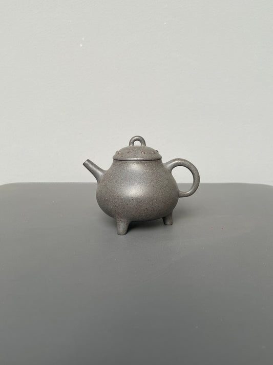 工艺美术师·精致小品佳作《三足鼎壶》收藏重器！原矿天青泥古法还原烧·150cc