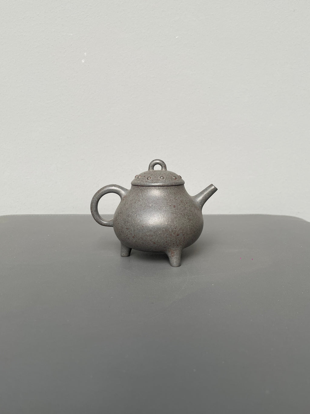 工艺美术师·精致小品佳作《三足鼎壶》收藏重器！原矿天青泥古法还原烧·150cc