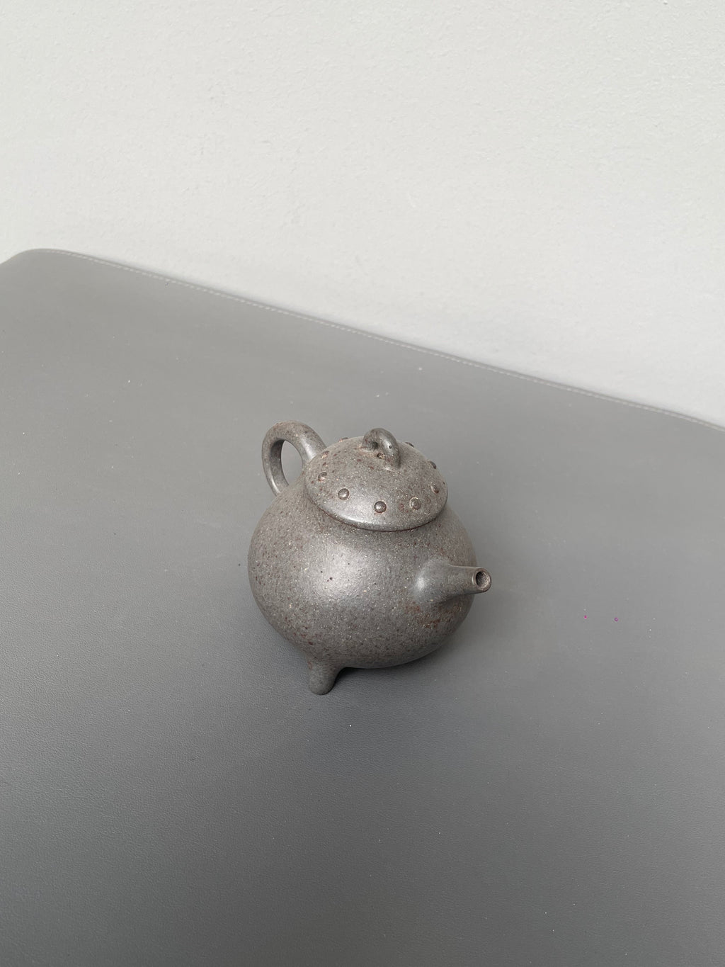 工艺美术师·精致小品佳作《三足鼎壶》收藏重器！原矿天青泥古法还原烧·150cc