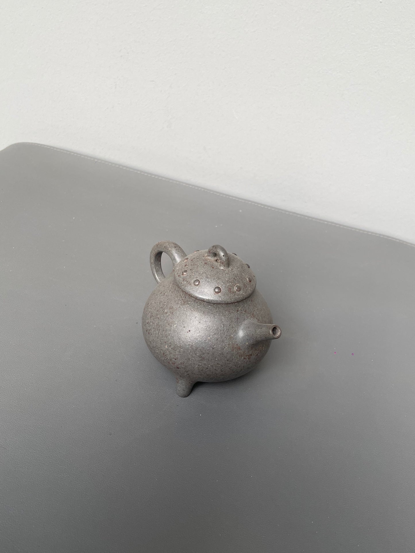 工艺美术师·精致小品佳作《三足鼎壶》收藏重器！原矿天青泥古法还原烧·150cc