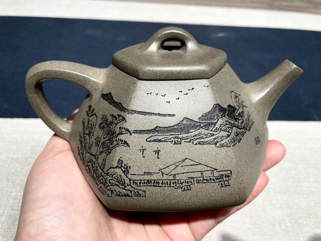 收藏重器【六方石瓢】泥料：原矿一厂鲨皮青 容量：320cc 作者：钱云娇 国家级工艺美术师