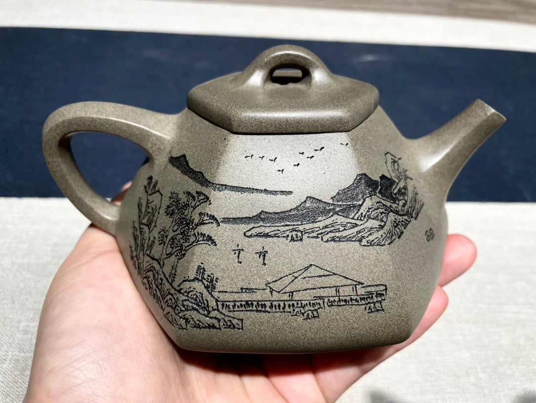 收藏重器【六方石瓢】泥料：原矿一厂鲨皮青 容量：320cc 作者：钱云娇 国家级工艺美术师