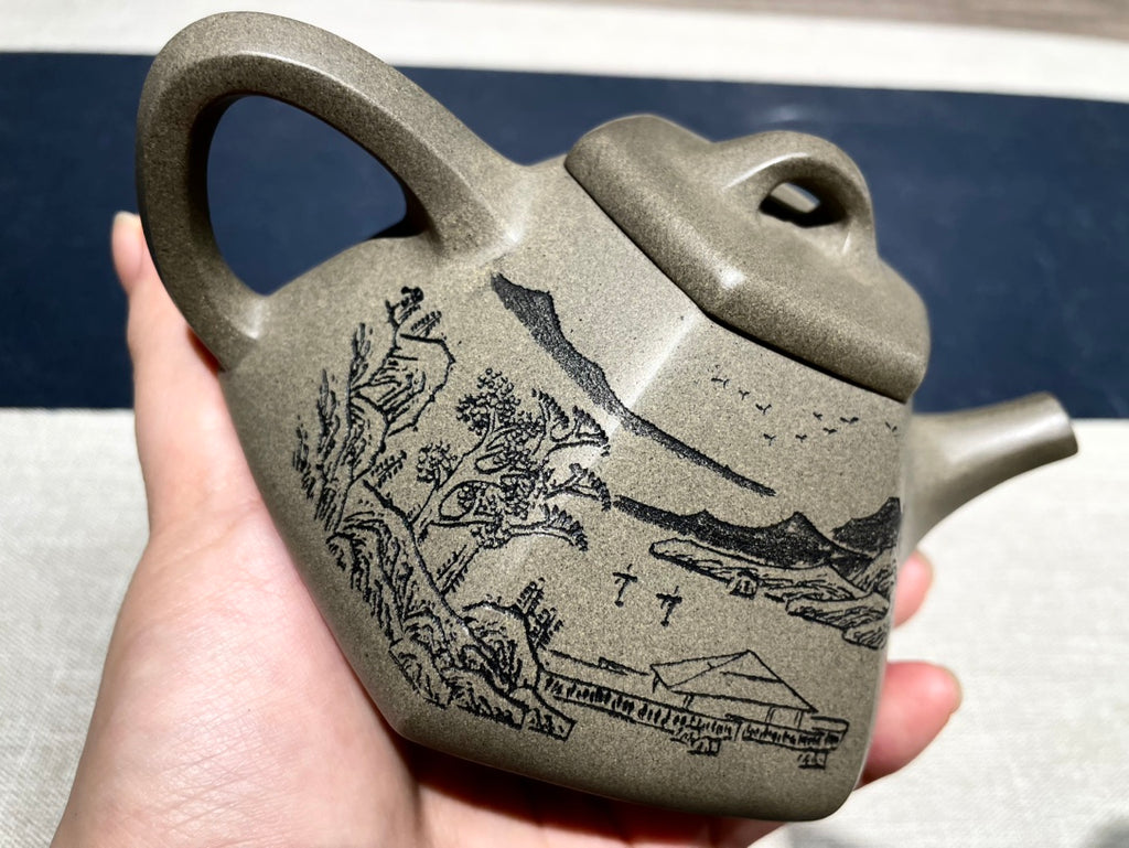 收藏重器【六方石瓢】泥料：原矿一厂鲨皮青 容量：320cc 作者：钱云娇 国家级工艺美术师
