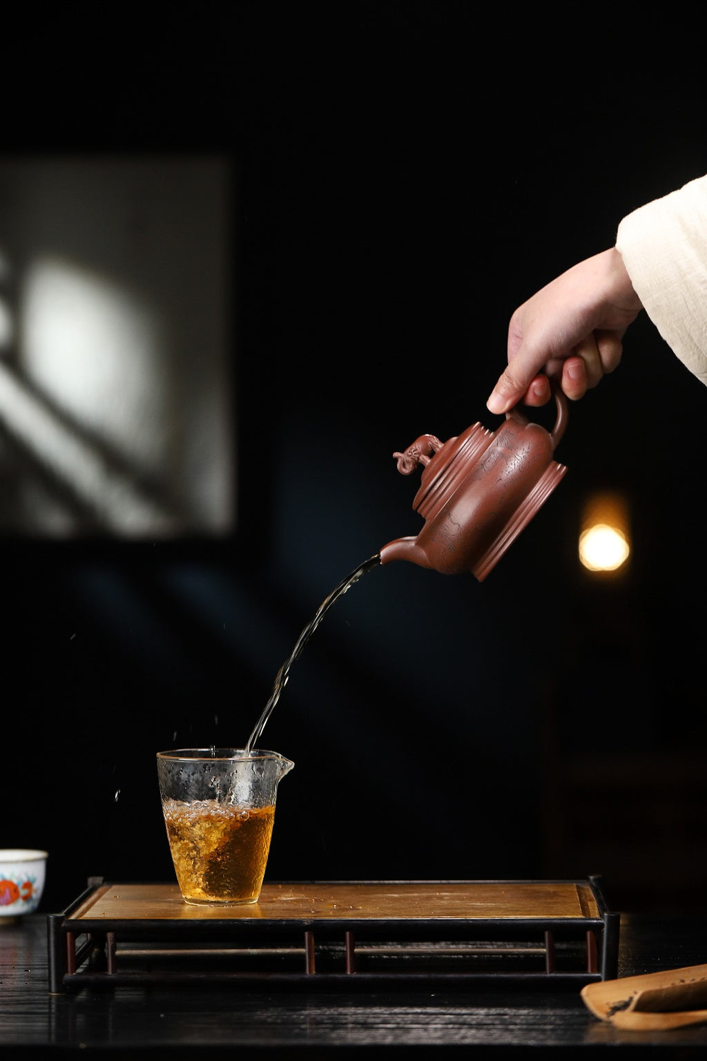 证书持壶照配套齐全 【吉象】 制壶：方华萍（研究员级高级工艺美术师） 泥料：原矿底槽清 容量：350cc