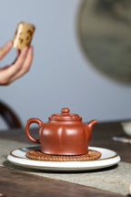 【妙莲】 制壶：范俊华 （国家级工艺美术师） 泥料：原矿降坡泥&nbsp; 容量：210cc