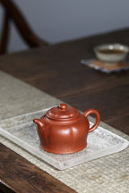 【妙莲】 制壶：范俊华 （国家级工艺美术师） 泥料：原矿降坡泥&nbsp; 容量：210cc
