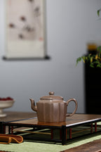 【镜菱】 制壶：储卫珍（国家级工艺美术师） 泥料：原矿青段泥 容量：240cc