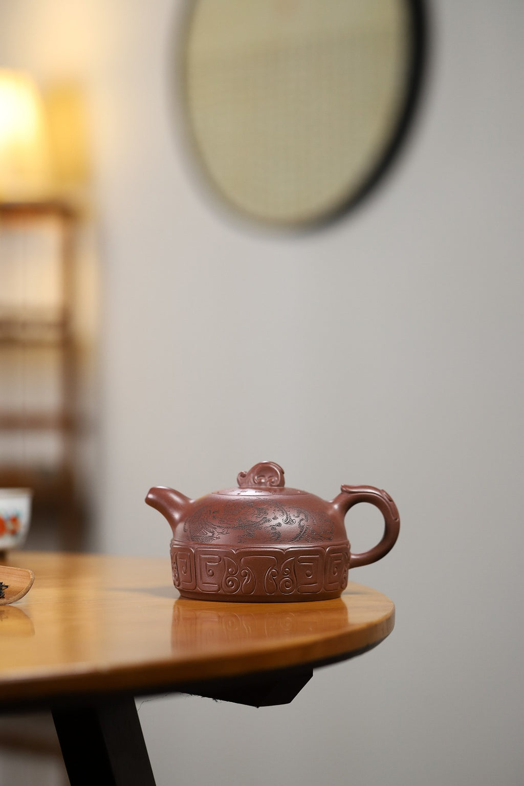 证书持壶照配套齐全 【启运】 制壶：方华萍（研究员级高级工艺美术师） 泥料：原矿紫泥 容量：400cc