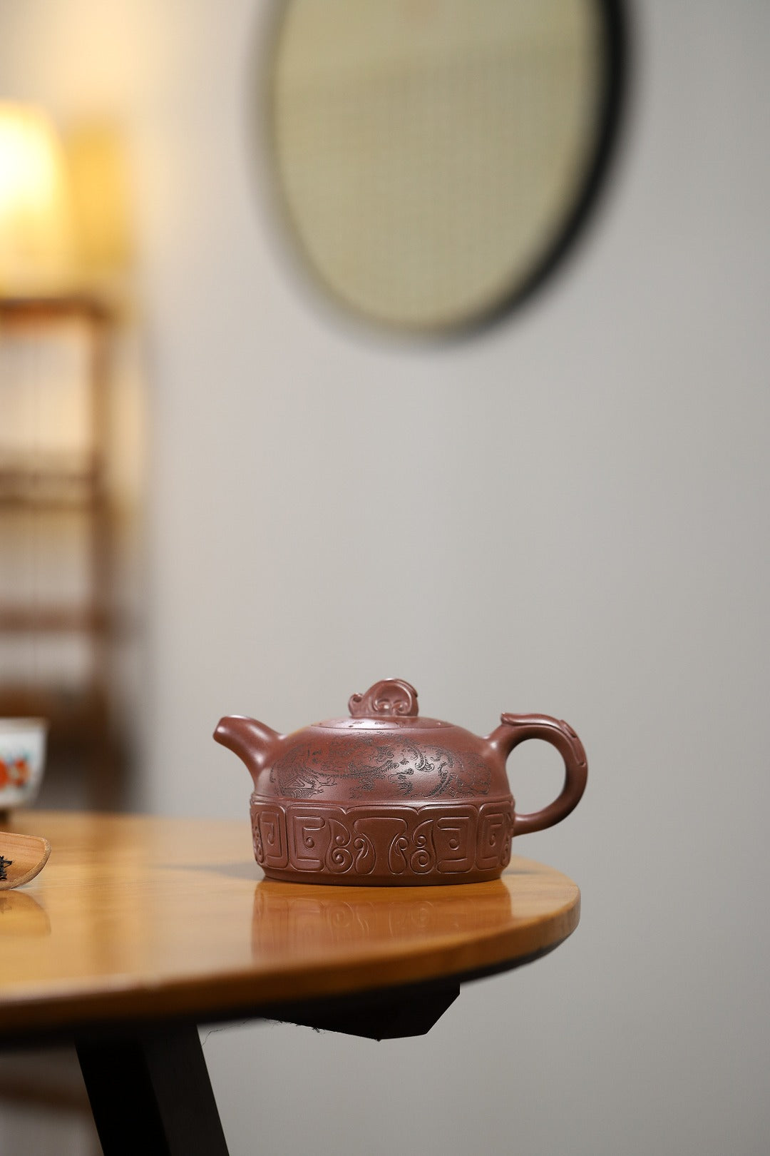 证书持壶照配套齐全 【启运】 制壶：方华萍（研究员级高级工艺美术师） 泥料：原矿紫泥 容量：400cc