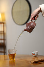 证书持壶照配套齐全 【启运】 制壶：方华萍（研究员级高级工艺美术师） 泥料：原矿紫泥 容量：400cc
