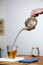 【子冶石瓢】 制壶：许夕萍（国家级助理工艺美术师） 泥料：原矿稀有龙背青 容量：350cc