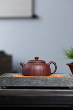 【月印】 制壶：范俊华 （国家级工艺美术师） 泥料：原矿紫泥 容量：220cc