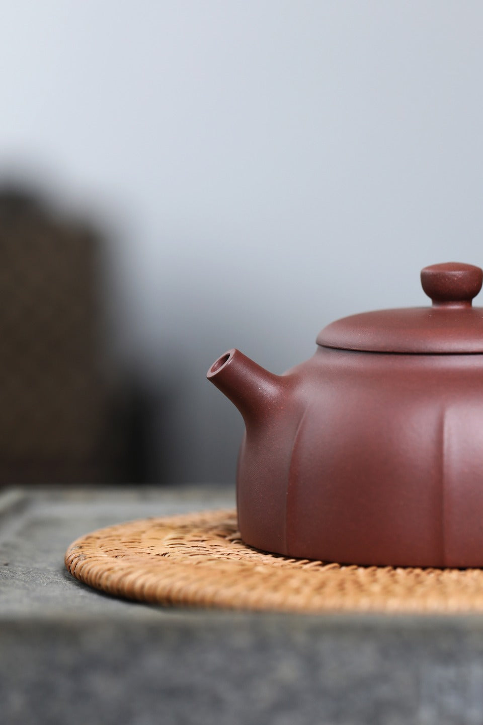 【月印】 制壶：范俊华 （国家级工艺美术师） 泥料：原矿紫泥 容量：220cc