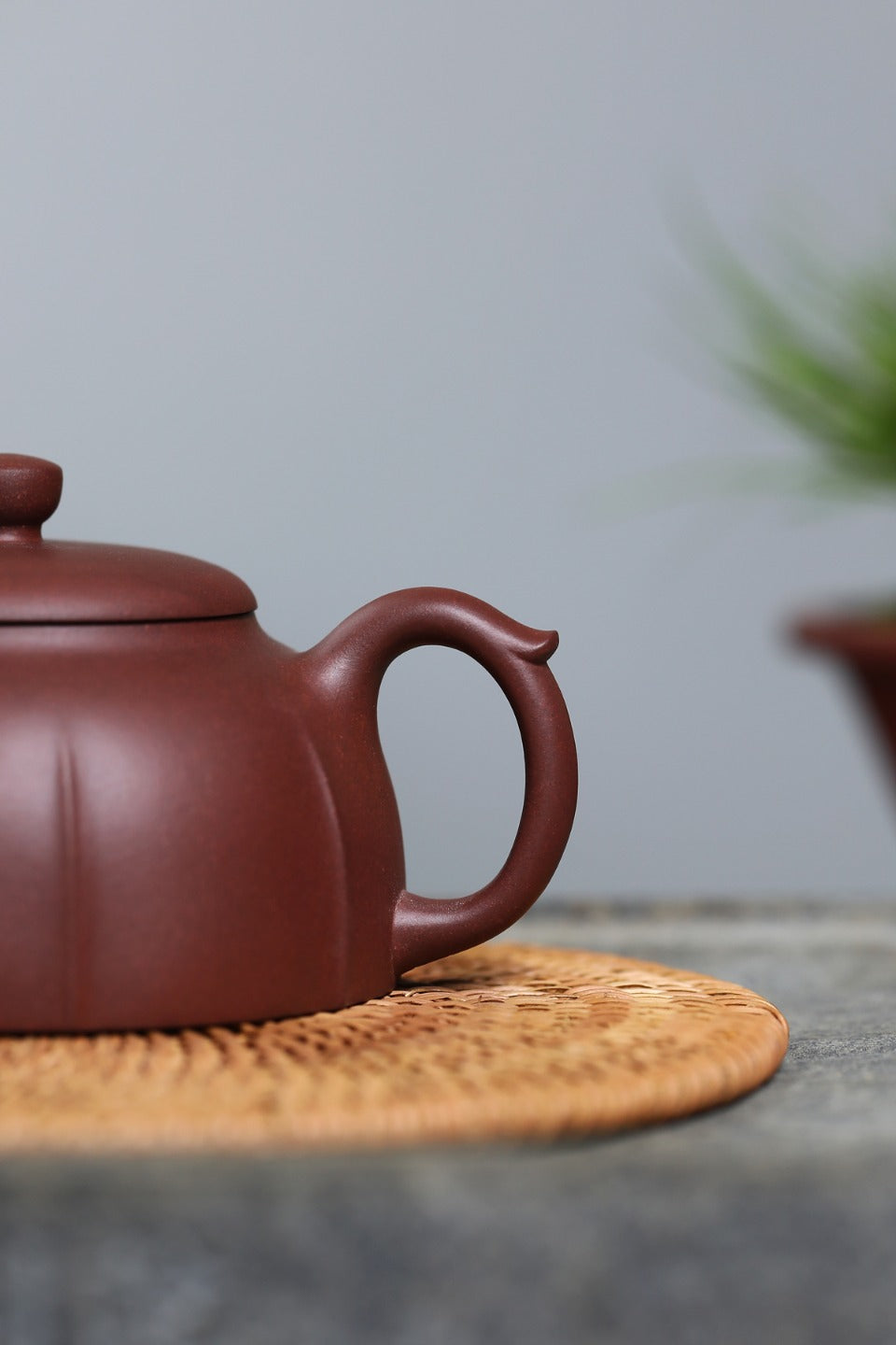 【月印】 制壶：范俊华 （国家级工艺美术师） 泥料：原矿紫泥 容量：220cc