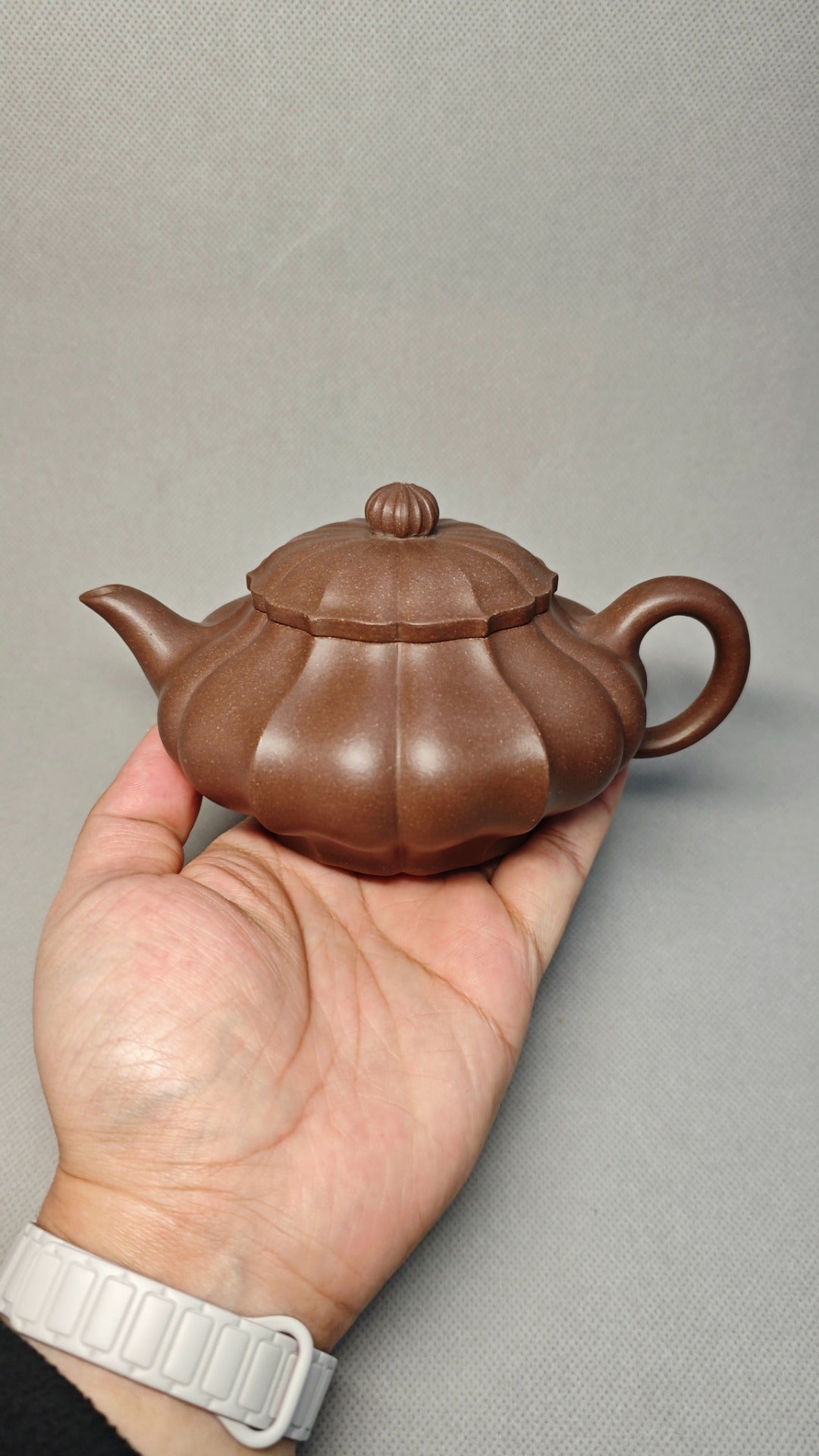 证书全配套 【筋纹虚扁】制壶：焦亚强 (国家级工艺美术师) 泥料：原矿紫玉金砂 容量：320cc