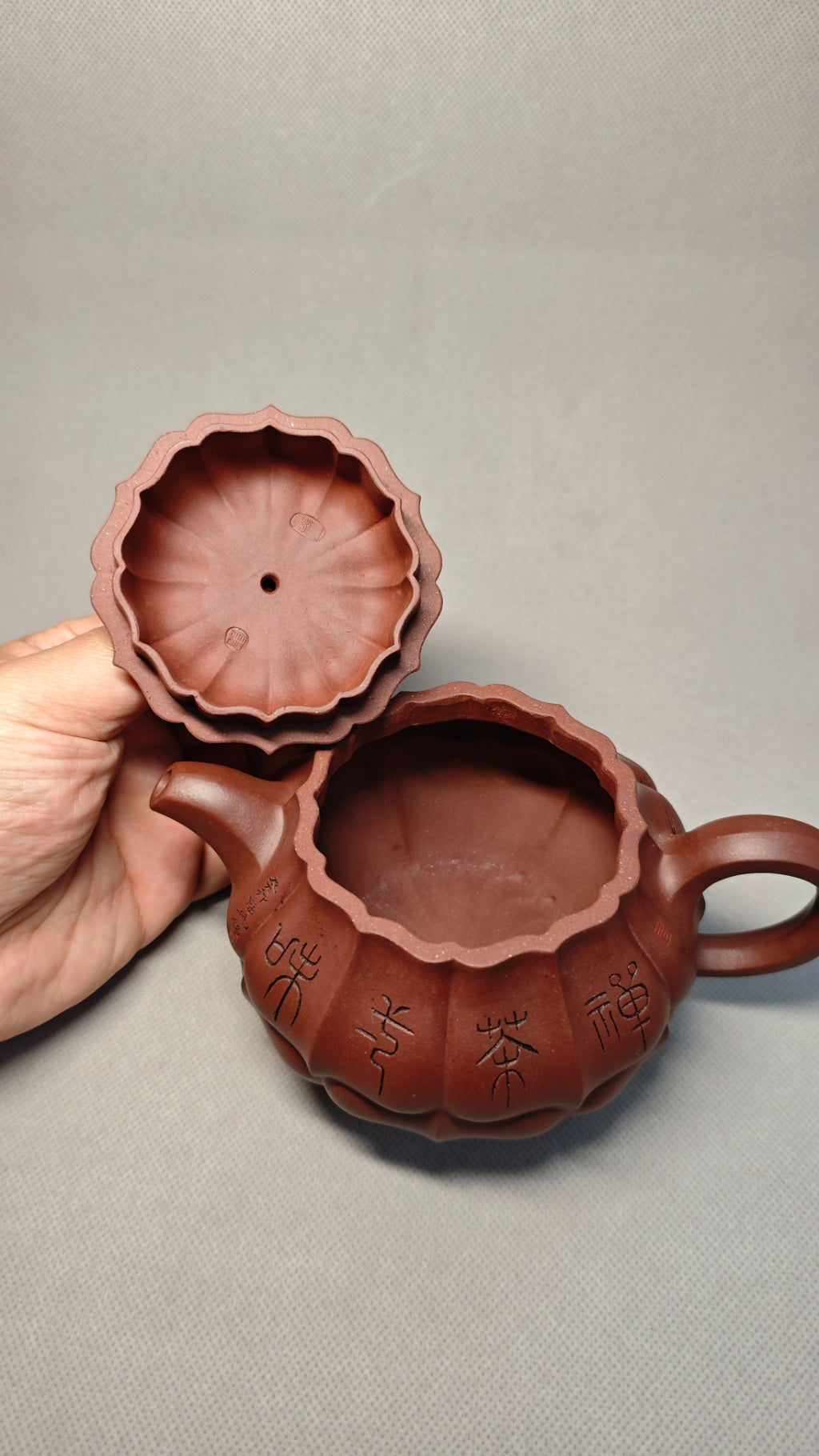 证书全配套 【筋纹合菱】制壶：焦亚强 (国家级工艺美术师) 泥料：原矿底槽清 容量：450cc