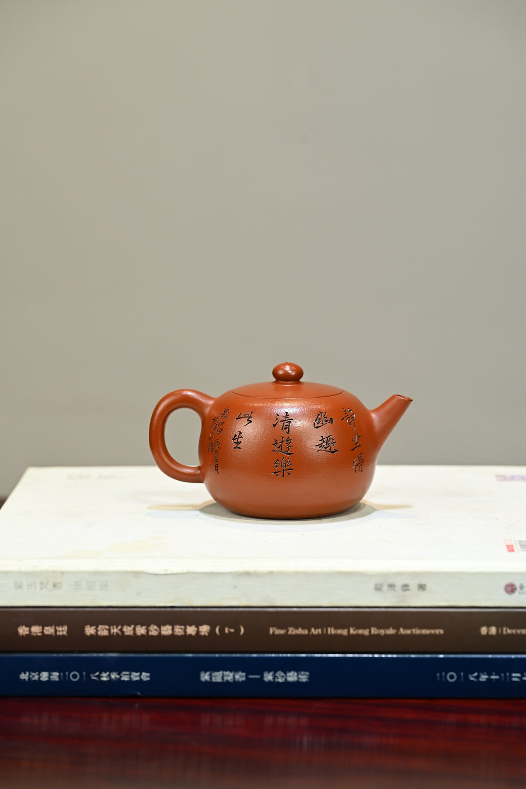 天珠·全手工 （省大师桑黎兵刻绘+双证书） /紫砂十二精英之首，省大师桑黎兵儿子桑崧杰作品容量280cc/鸡血大红袍