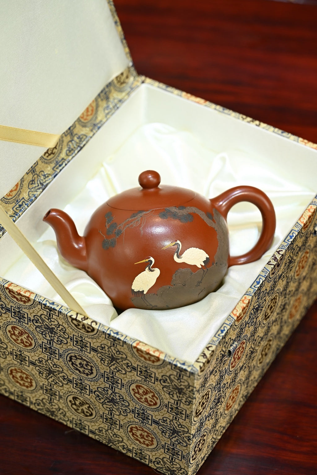一粒珠·全手工（省大师桑黎兵刻绘+双证书）/紫砂十二精英之首，省大师桑黎兵儿子桑崧杰作品 容量500cc/鸡血大红袍