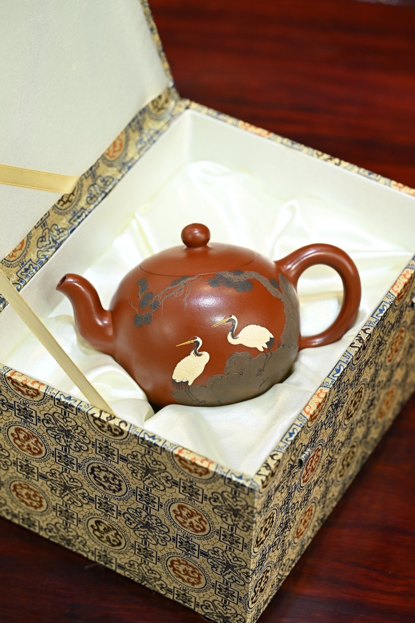 一粒珠·全手工（省大师桑黎兵刻绘+双证书）/紫砂十二精英之首，省大师桑黎兵儿子桑崧杰作品 容量500cc/鸡血大红袍
