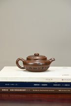 扁腹·全手工 （省大师桑黎兵刻绘+双证书） /紫砂十二精英之首，省大师桑黎兵儿子桑崧杰作品 /容量350cc/特级紫泥