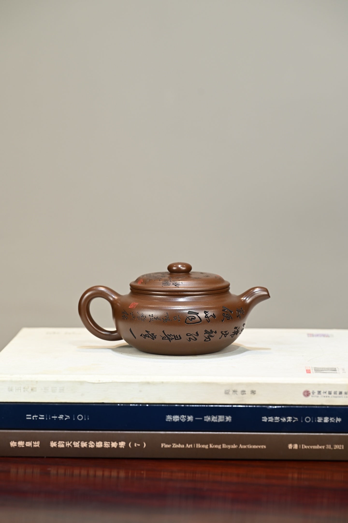 扁腹·全手工 （省大师桑黎兵刻绘+双证书） /紫砂十二精英之首，省大师桑黎兵儿子桑崧杰作品 /容量350cc/特级紫泥