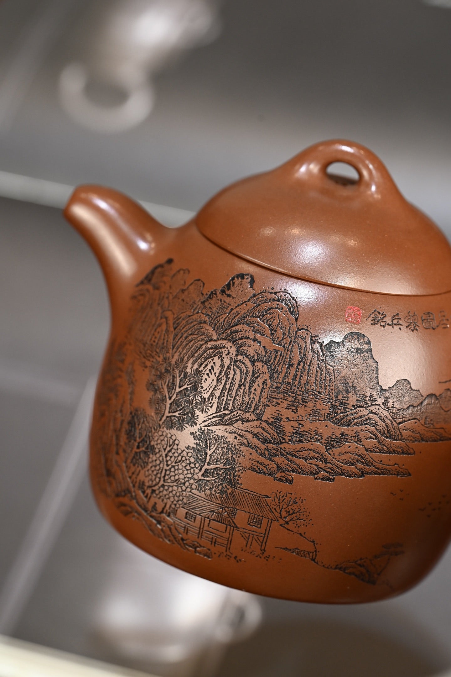 秦权·全手工 （省大师桑黎兵刻绘+双证书）/紫砂十二精英之首，国礼省大师桑黎兵父子合作作品容量450cc/特级紫泥