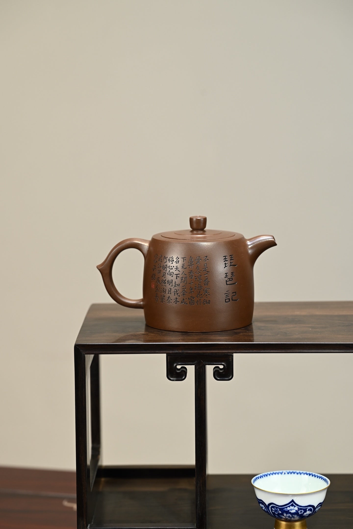 井栏·全手工（省大师桑黎兵刻绘+双证书）/紫砂十二精英之首，省大师桑黎兵儿子桑崧杰作品 /容量380cc/特级紫泥