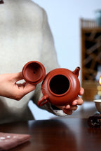 宜兴优质紫砂·工艺美术师原创【柿圆壶】精品重器！ 工艺美术师·潘老师 ——原矿极品老朱泥·220cc
