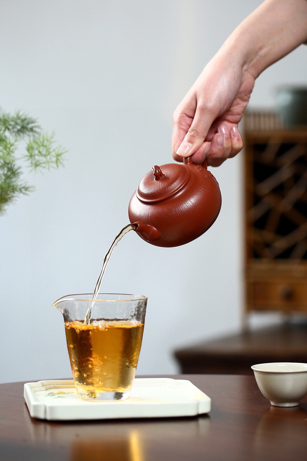 宜兴优质紫砂·工艺美术师原创【柿圆壶】精品重器！ 工艺美术师·潘老师 ——原矿极品老朱泥·220cc