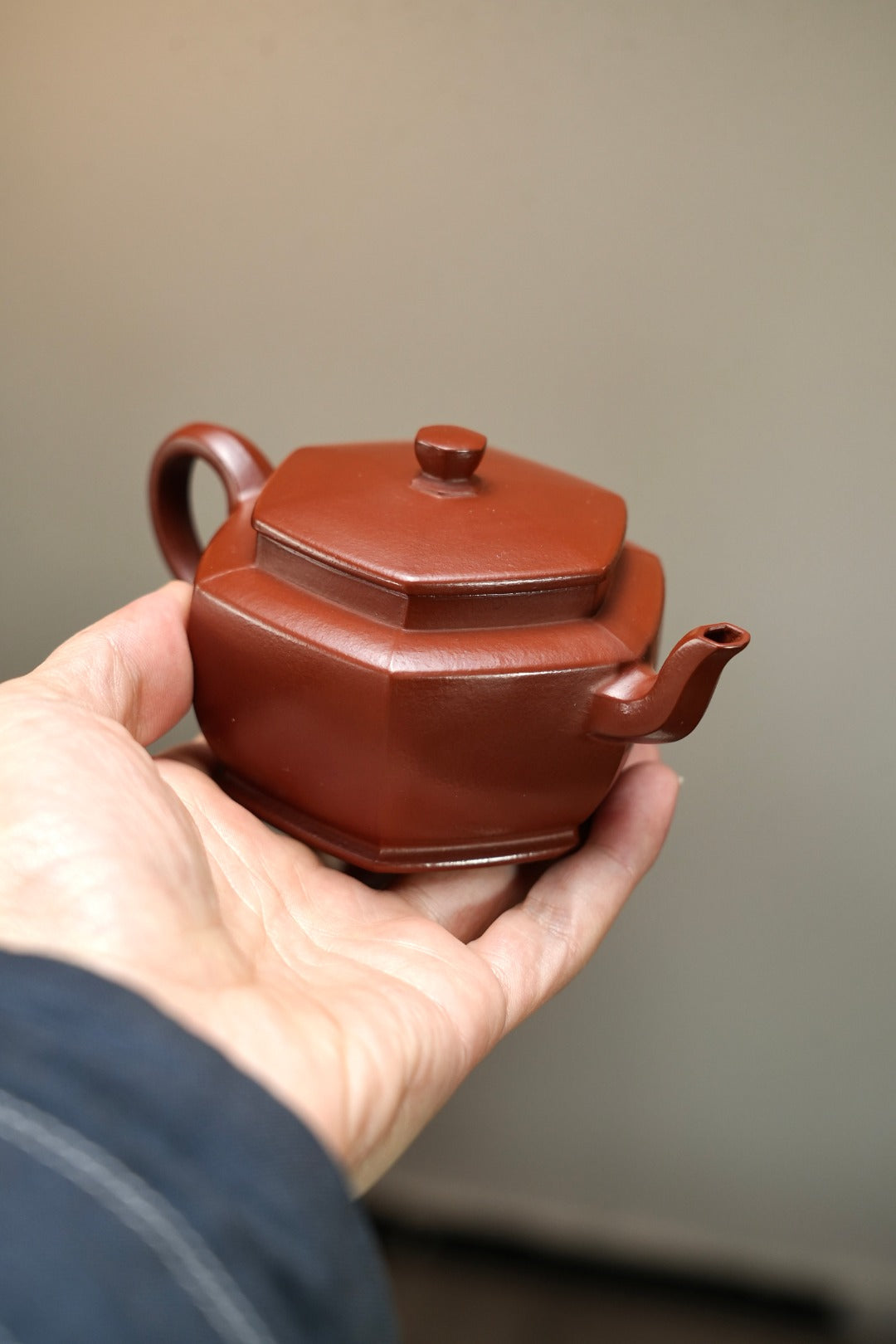 【耿浩方壶 礼藏双绝】紫砂80后方器巨匠·耿浩巅峰之作《弘道六方壶》原矿极品大红袍·160cc