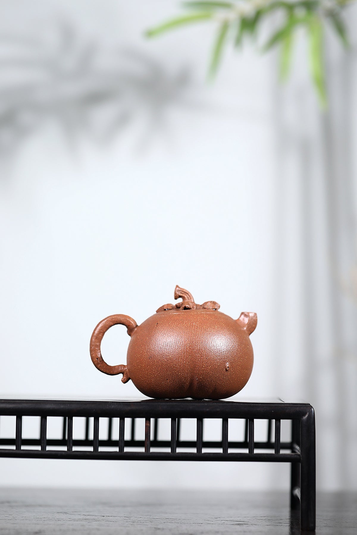 紫砂非遗花器泰斗·蒋蓉唯一嫡传｜蒋艺华亲制巅峰臻品【山竹壶】原矿极品老段泥·220cc
