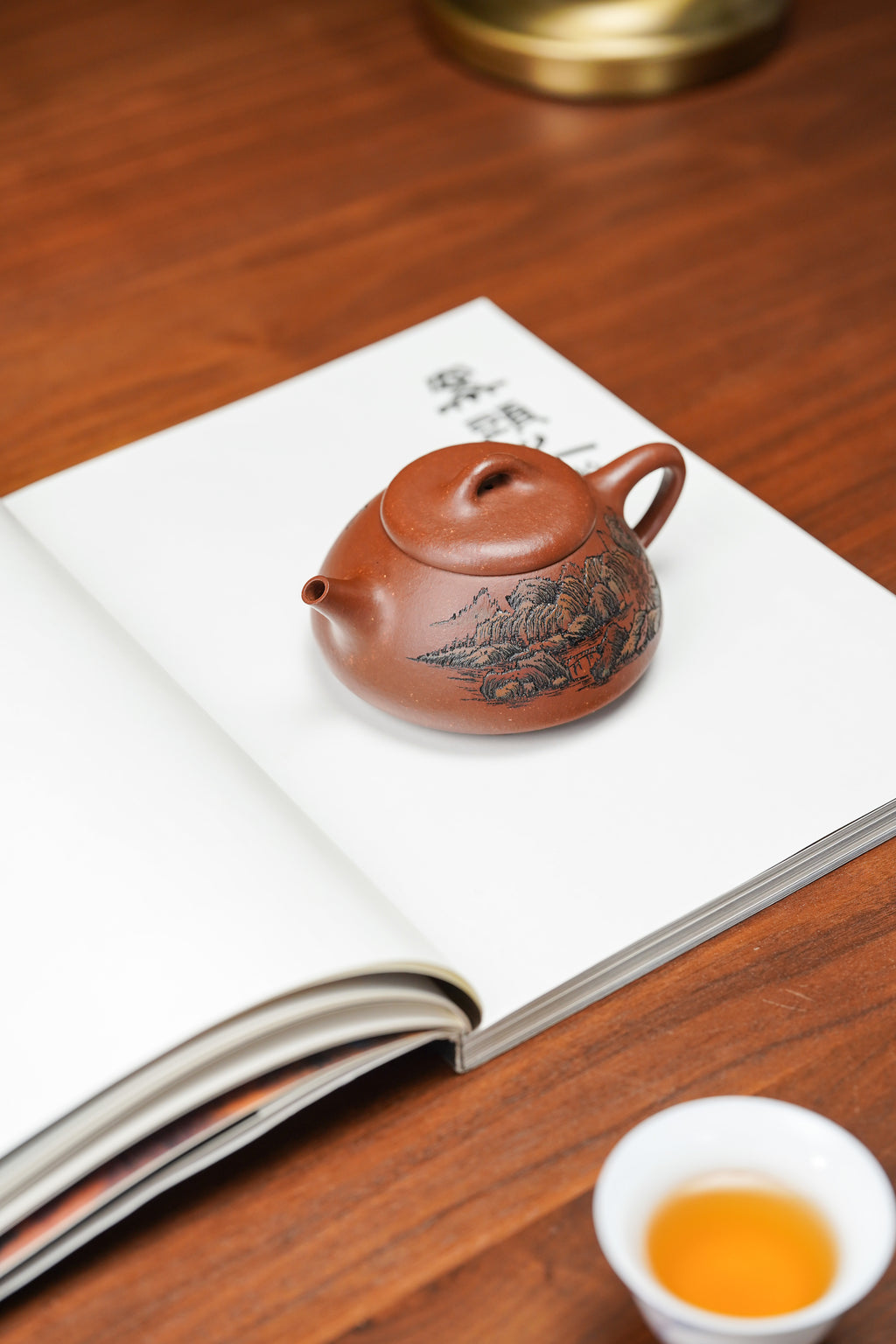 紫砂界彩刻山水标杆·李峰大师｜恭王府馆藏臻品《石瓢壶》原矿优质底槽清·180cc