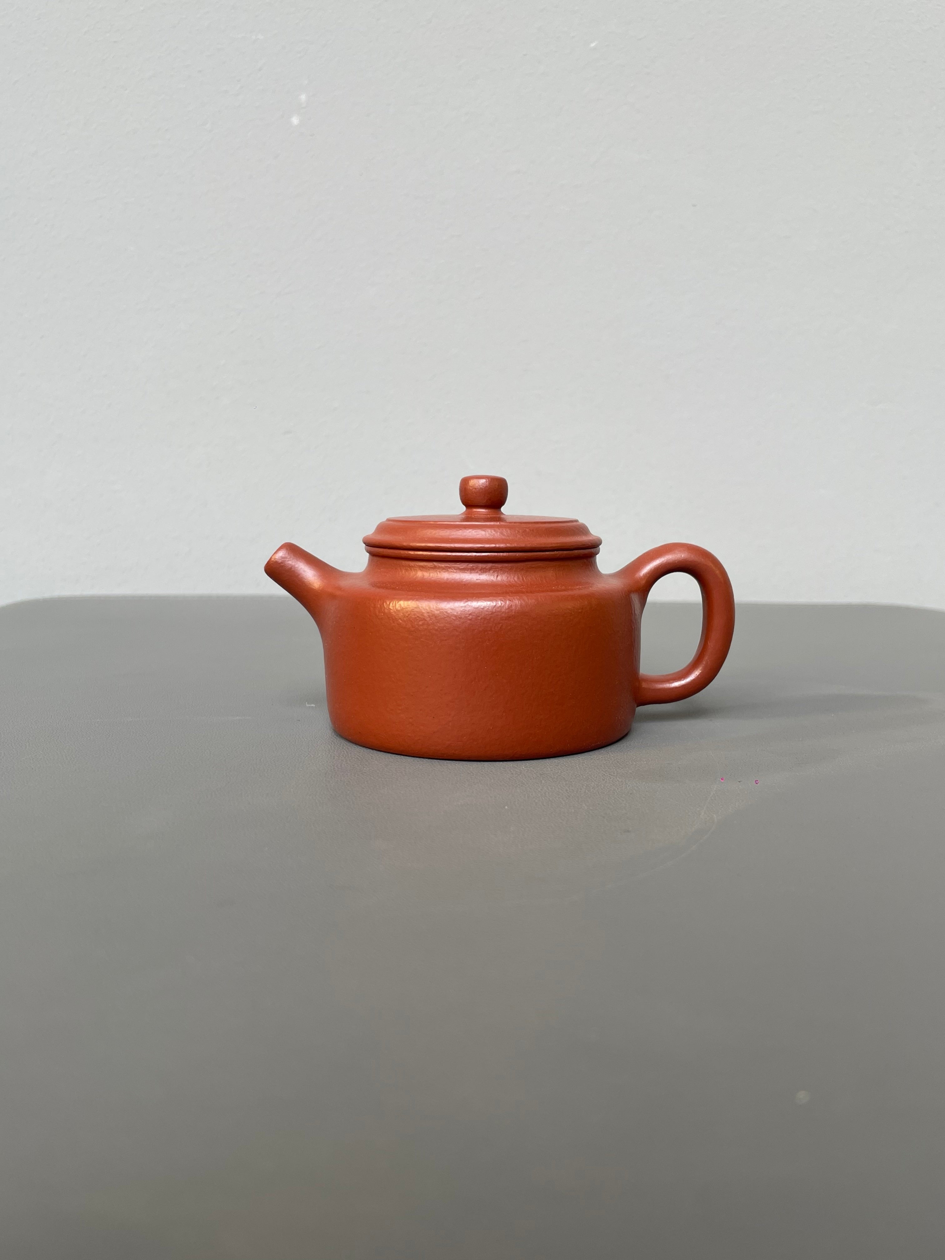 范泽锋大师高徒·省大师邱爽紫砂潜力重器【德钟壶】原矿优质粗砂朱泥·110cc