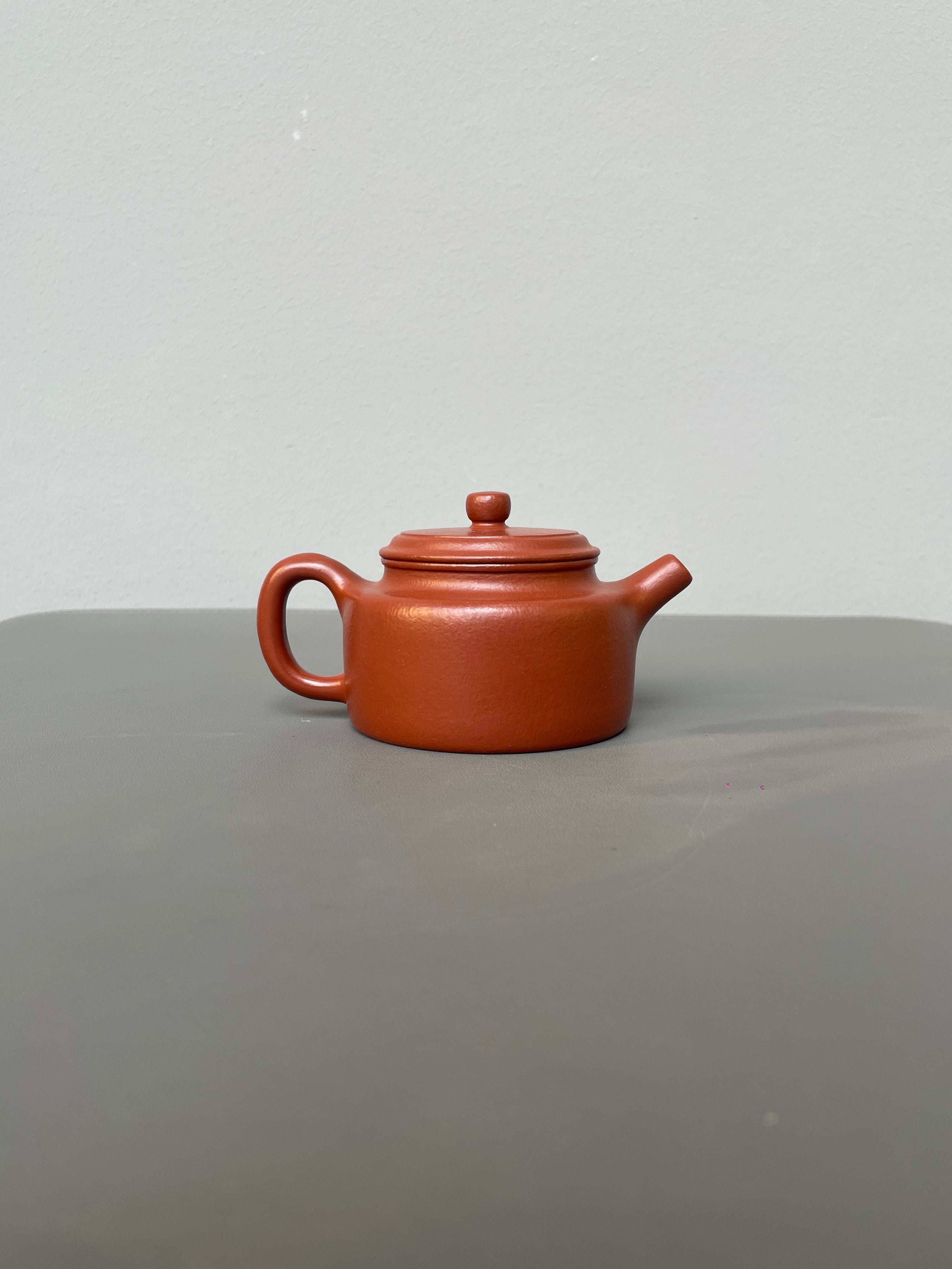 范泽锋大师高徒·省大师邱爽紫砂潜力重器【德钟壶】原矿优质粗砂朱泥·110cc