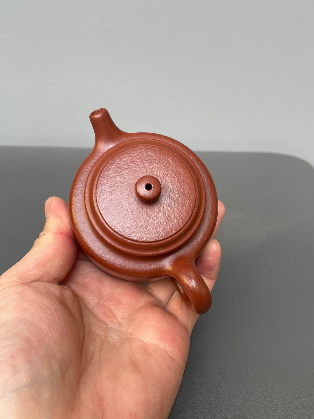 范泽锋大师高徒·省大师邱爽紫砂潜力重器【德钟壶】原矿优质粗砂朱泥·110cc