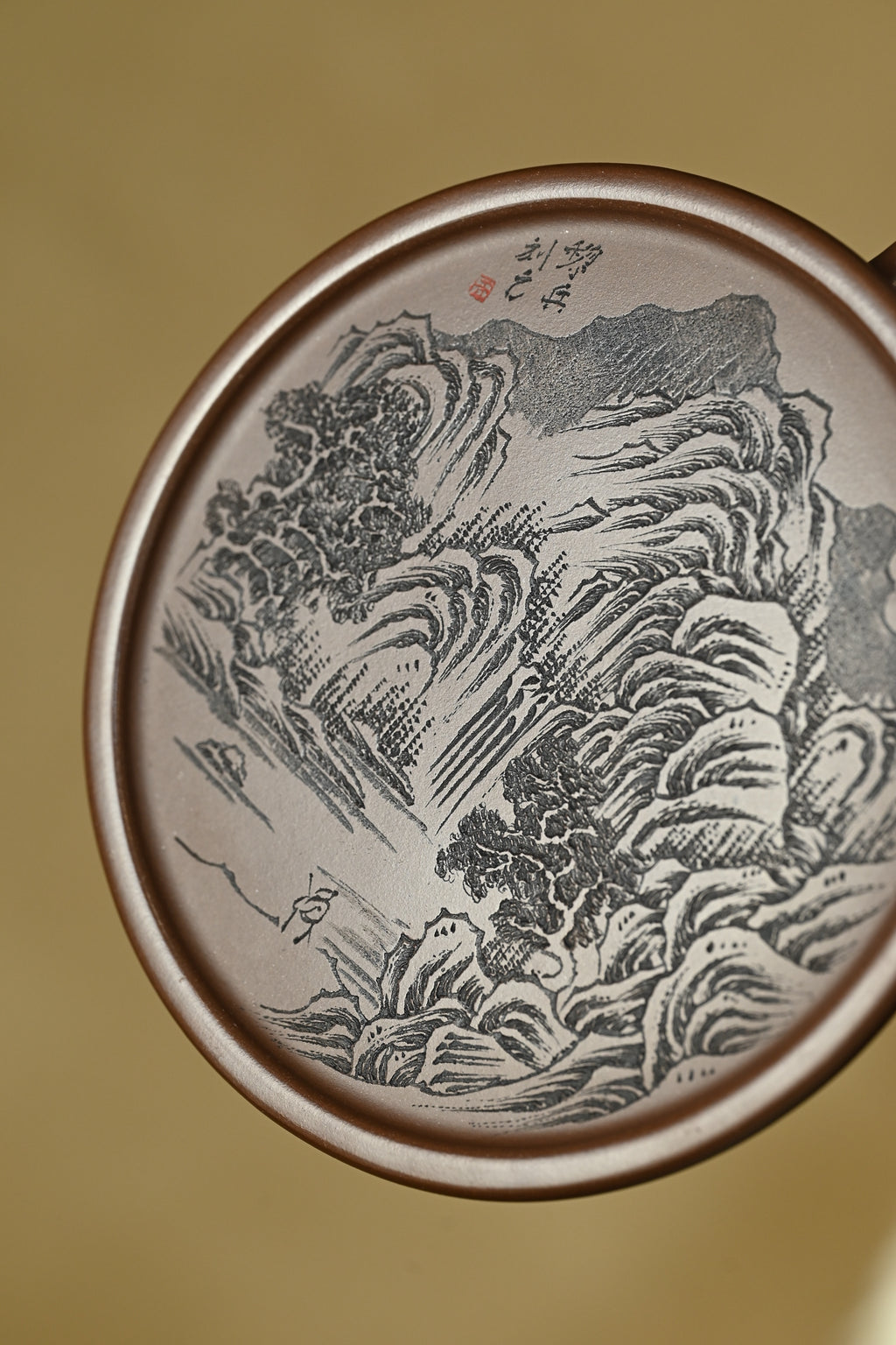扁玉·全手工 （省大师桑黎兵刻绘+双证书）/紫砂十二精英之首，省大师桑黎兵儿子桑崧杰作品 容量300cc/特级紫泥